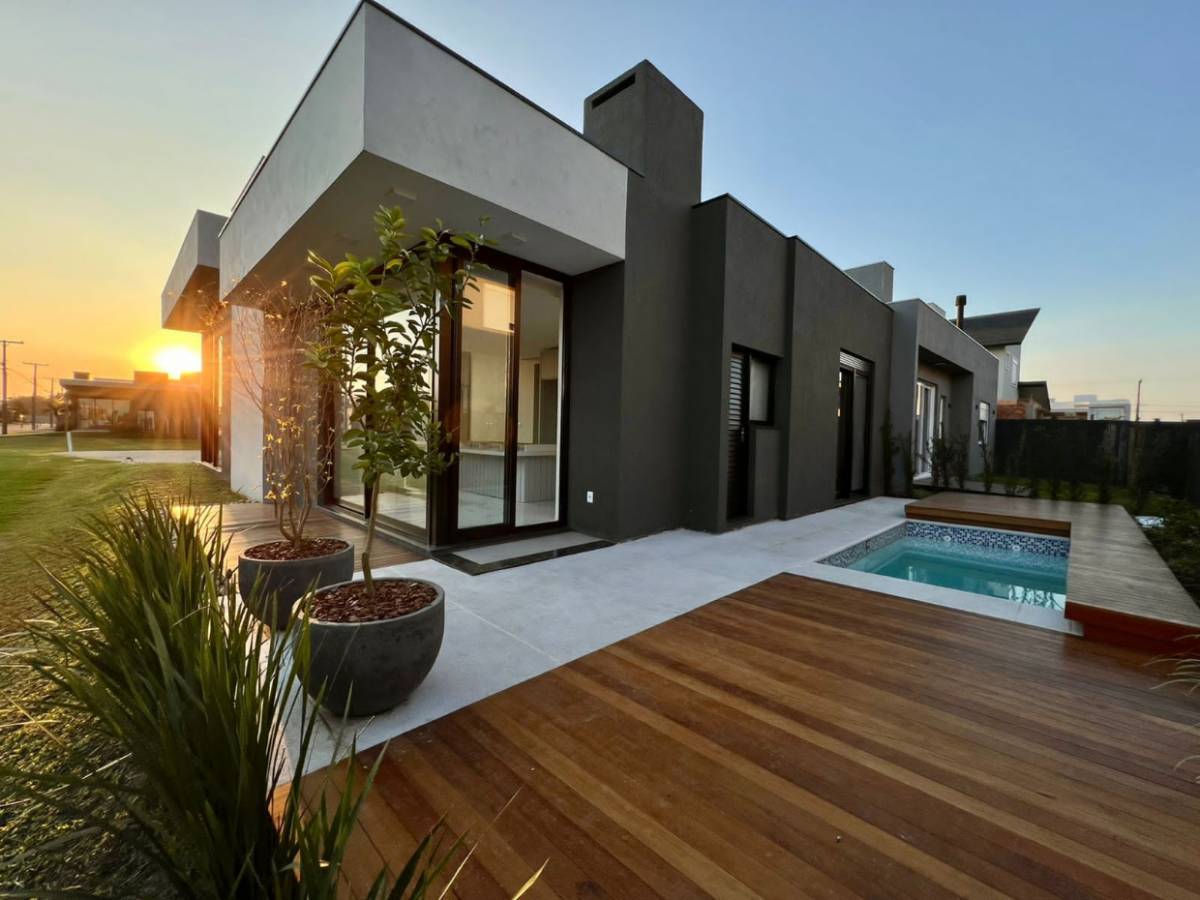 Casa em Condomínio 4 dormitórios para venda, centro em Xangri-lá | Ref.: 134