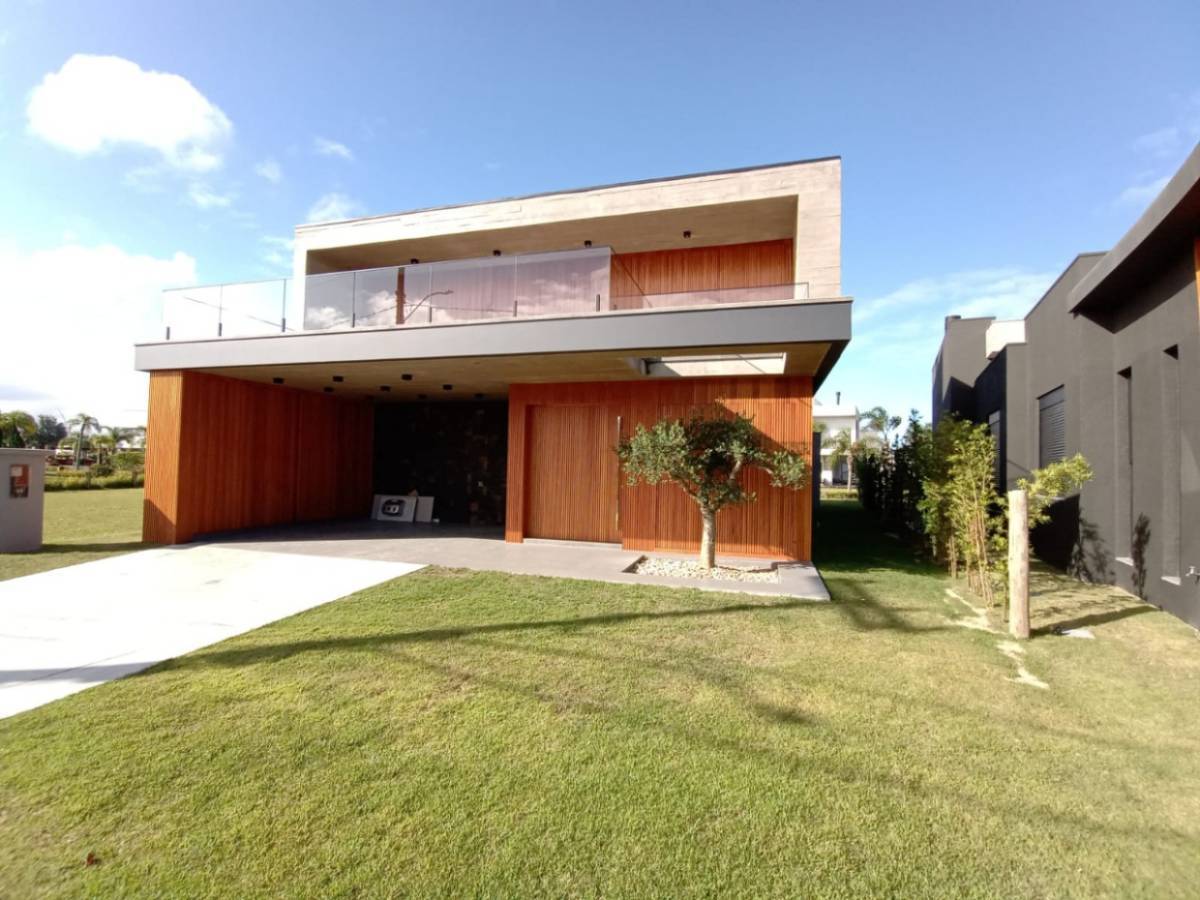 Casa em Condomínio 4 dormitórios para venda, centro em Xangri-lá | Ref.: 295