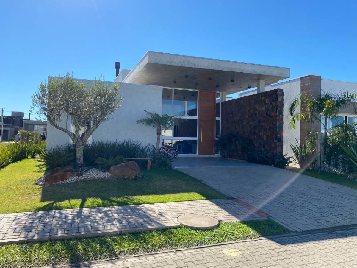 Casa em Condomínio 4 dormitórios para venda, centro em Xangri-lá | Ref.: 390