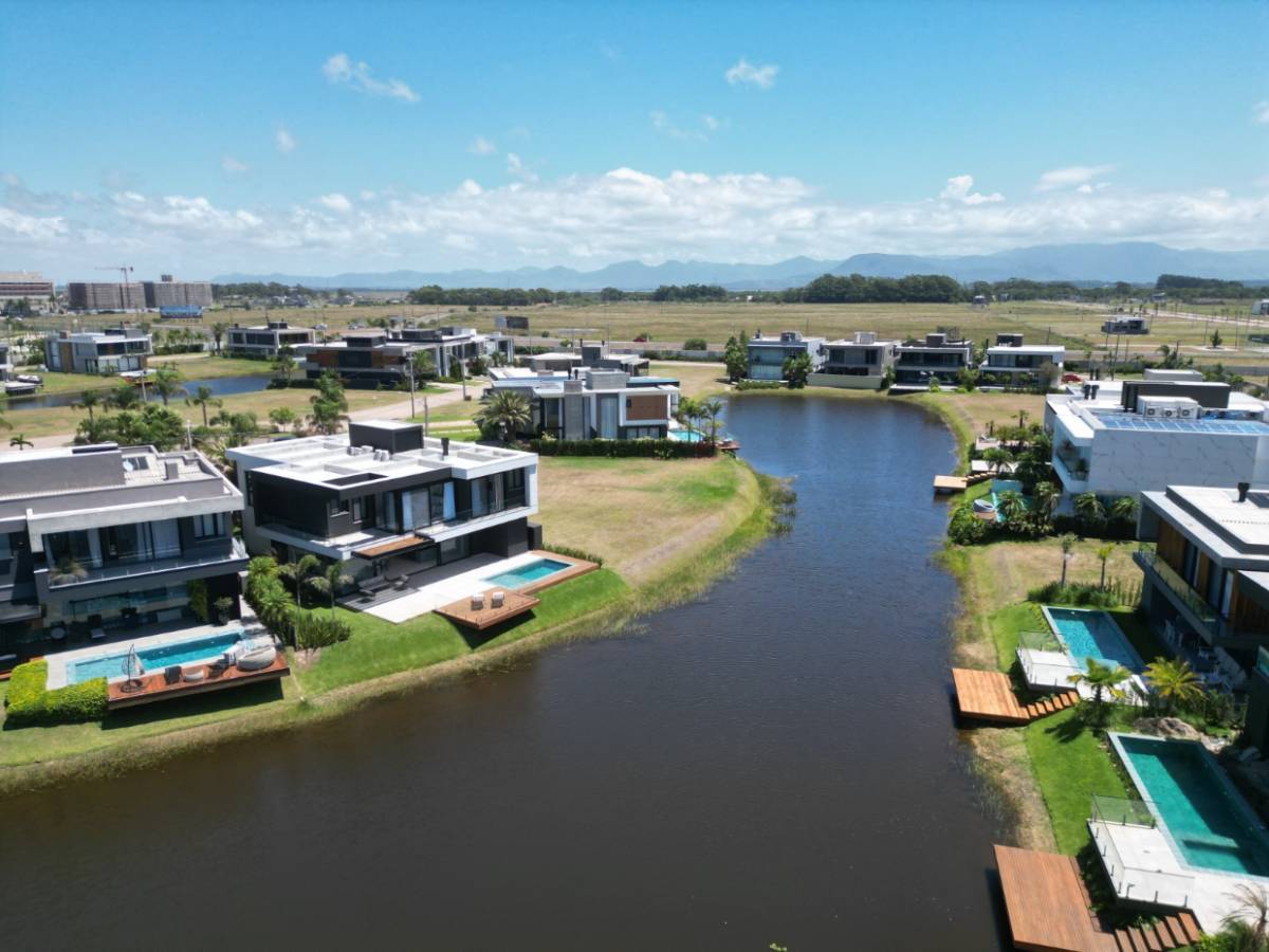 Casa em Condomínio 5 dormitórios para venda, centro em Xangri-lá | Ref.: 416